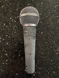 a picture of Terri's microphone