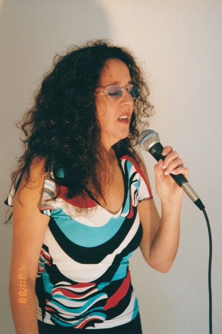 singing side on shot